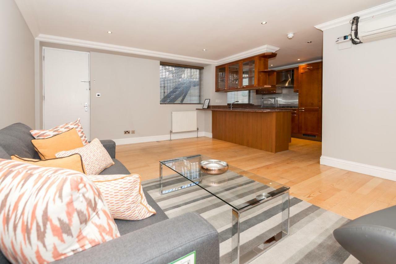 One Bedroom Hyde Park Apartment London Bagian luar foto