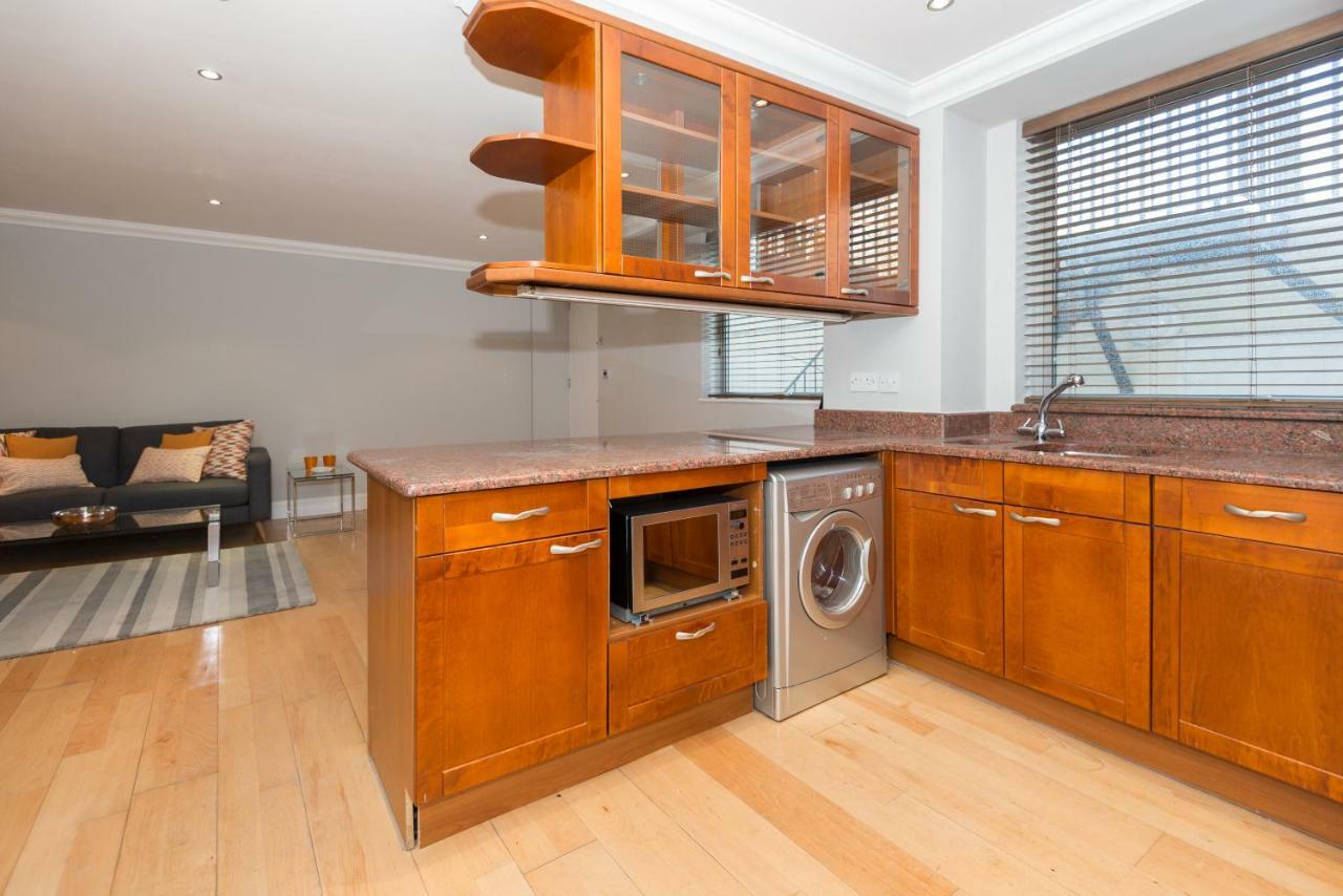 One Bedroom Hyde Park Apartment London Bagian luar foto